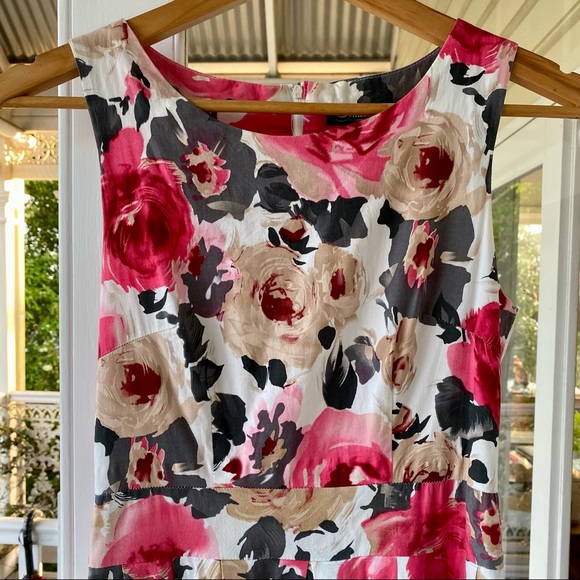 Sweet fit and flare floral midi dress size 8 - Picture 3 of 5